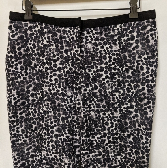 ✨4 for $20✨ H&M Spotted Skinny Stretchy Pants Black White 10 Work Office Preppy - Picture 3 of 9